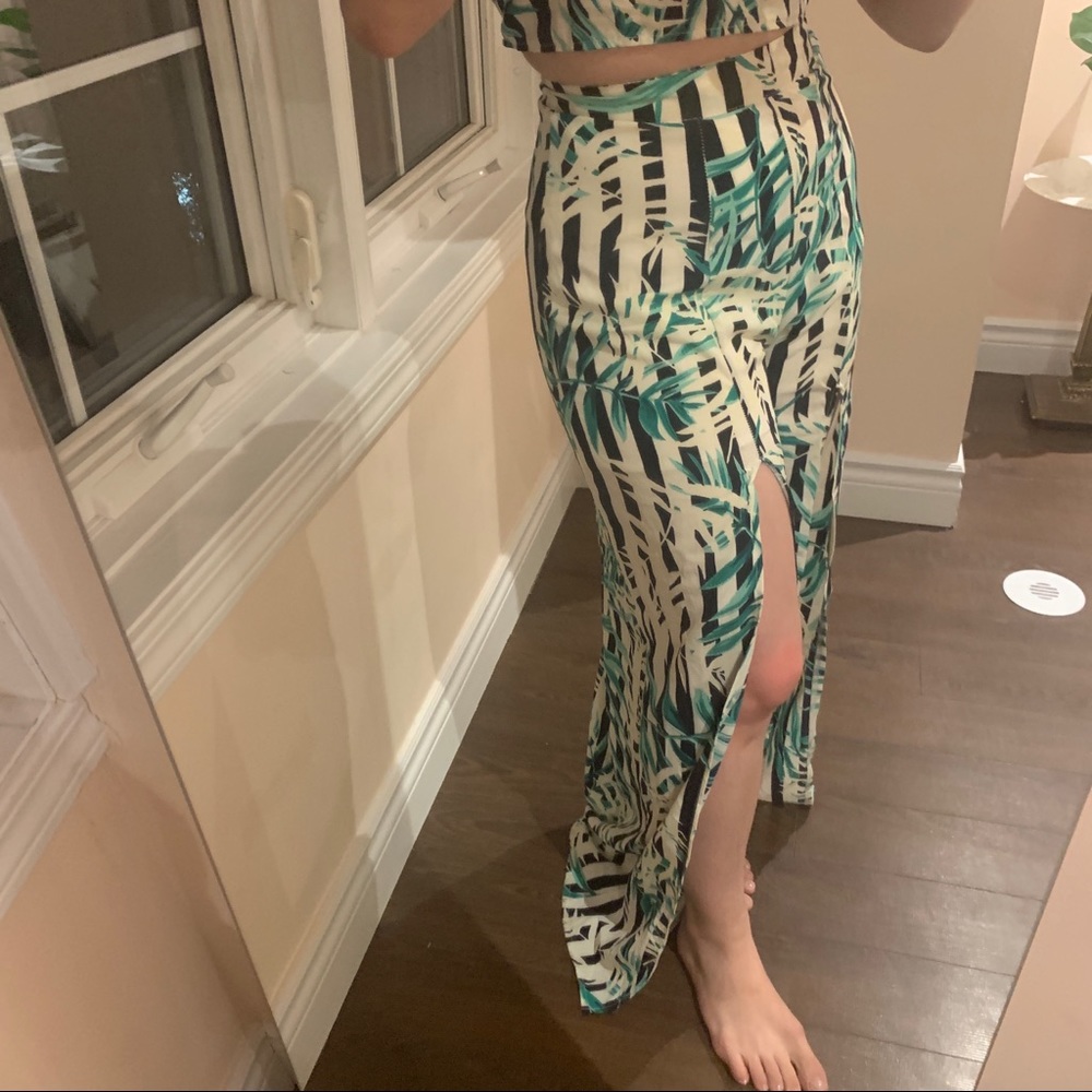 Halter Tropical Top and Pants Set - Picture 3 of 7
